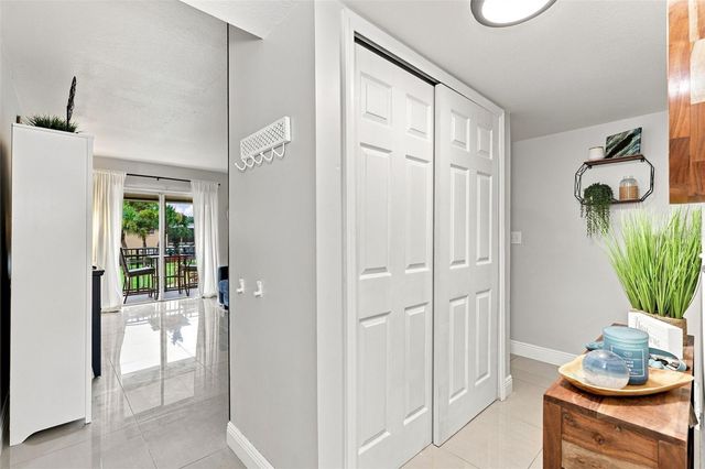 1000 LAKE OF THE WOODS BOULEVARD B202, Fern Park, FL 32730