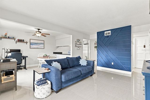 1000 LAKE OF THE WOODS BOULEVARD B202, Fern Park, FL 32730