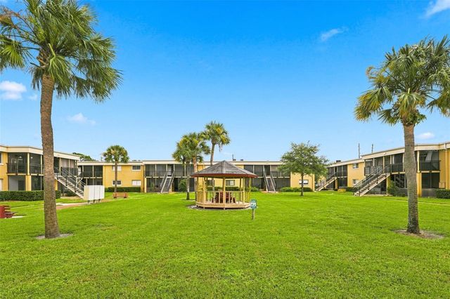 1000 LAKE OF THE WOODS BOULEVARD B202, Fern Park, FL 32730