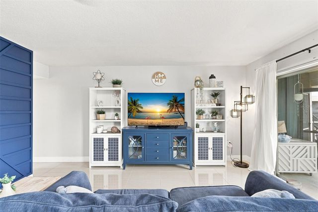 1000 LAKE OF THE WOODS BOULEVARD B202, Fern Park, FL 32730