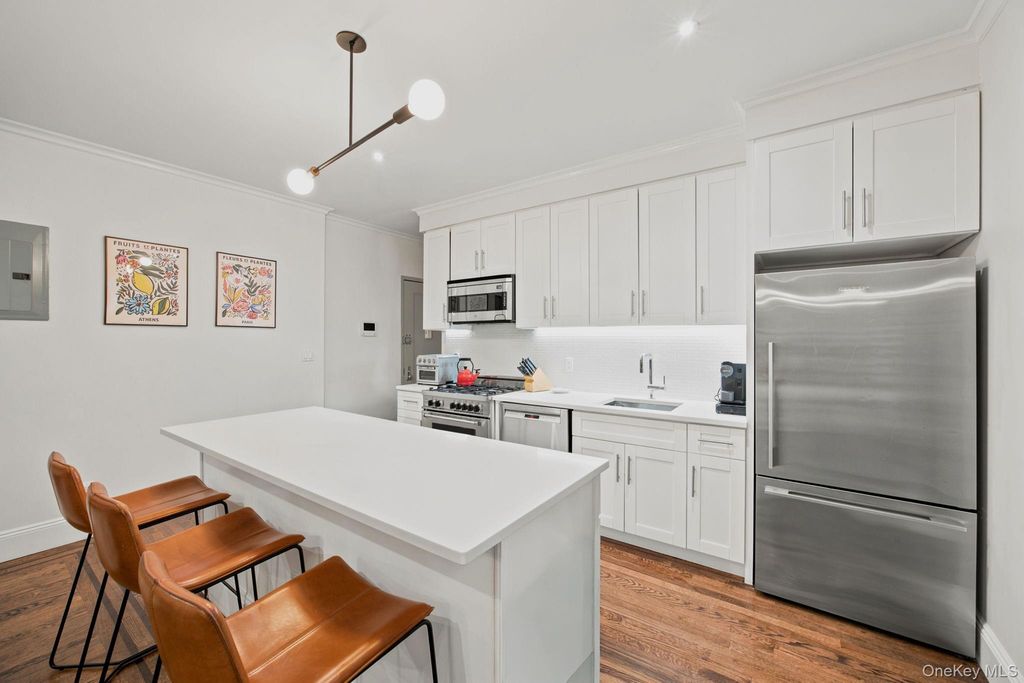 24-65 38th Street B9/B10, Astoria, NY 11103 — photo 3