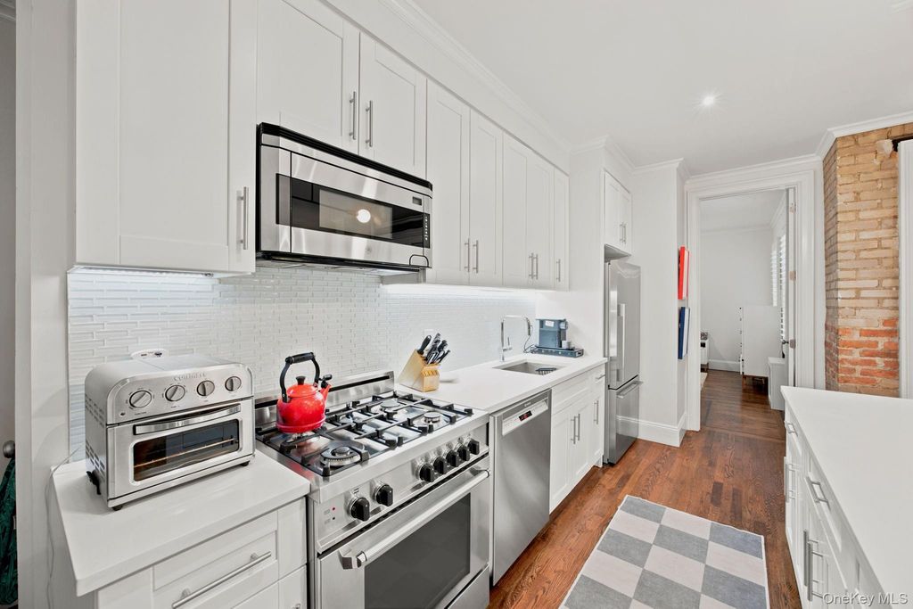 24-65 38th Street B9/B10, Astoria, NY 11103 — photo 4
