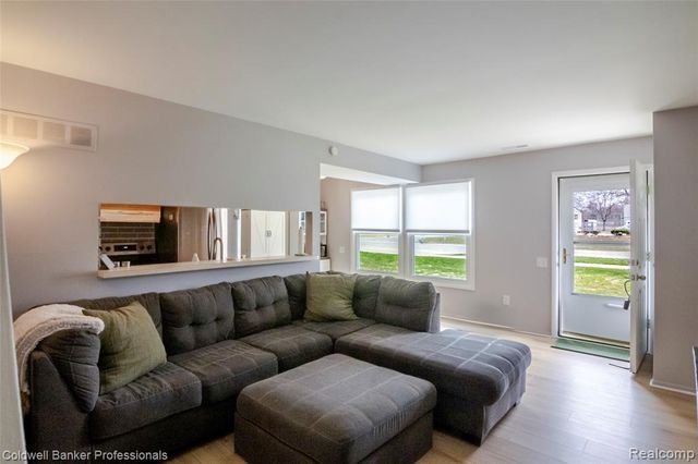 2606 Wildwood Court, Lake Orion, MI 48360