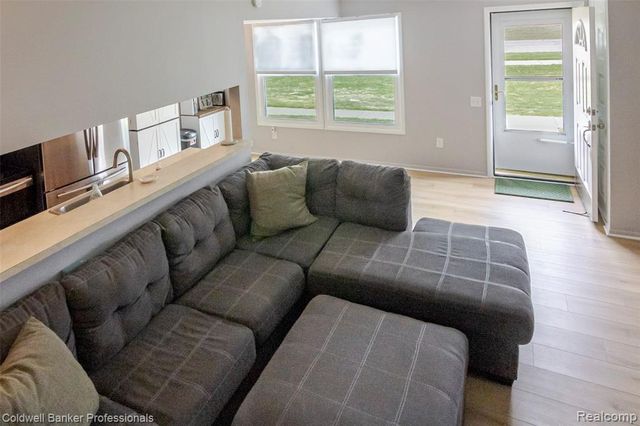 2606 Wildwood Court, Lake Orion, MI 48360