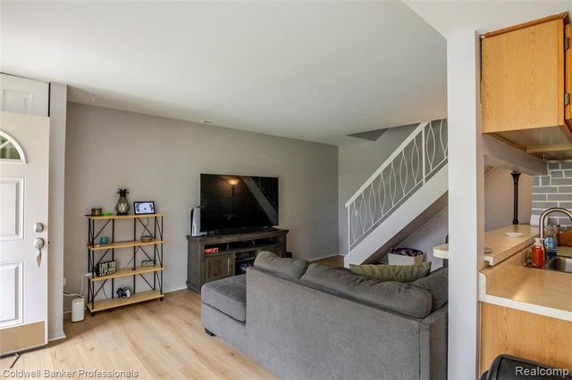 2606 Wildwood Court, Lake Orion, MI 48360