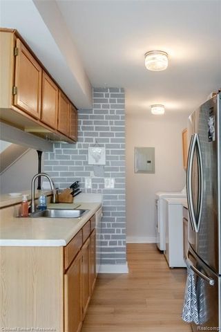 2606 Wildwood Court, Lake Orion, MI 48360