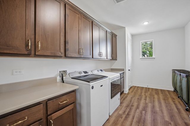 100 W Leaning Madrone DR, Johnson City, TX 78636