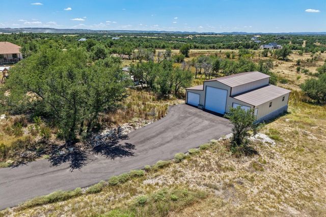 100 W Leaning Madrone DR, Johnson City, TX 78636