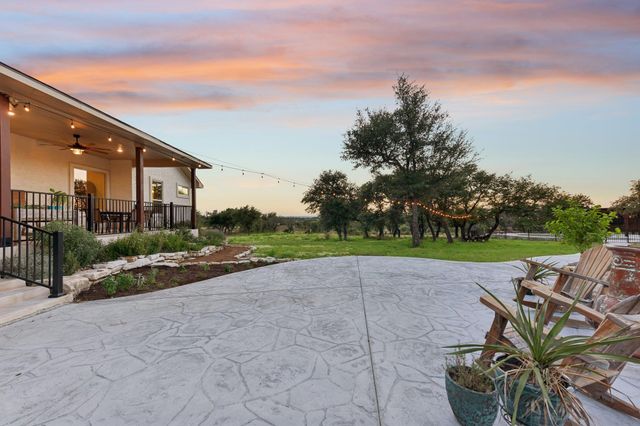 100 W Leaning Madrone DR, Johnson City, TX 78636