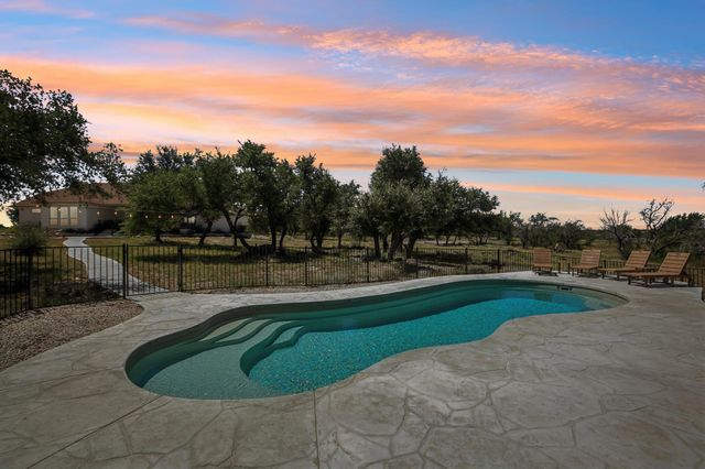 100 W Leaning Madrone DR, Johnson City, TX 78636