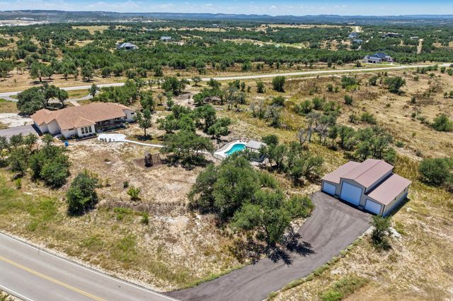 100 W Leaning Madrone DR, Johnson City, TX 78636