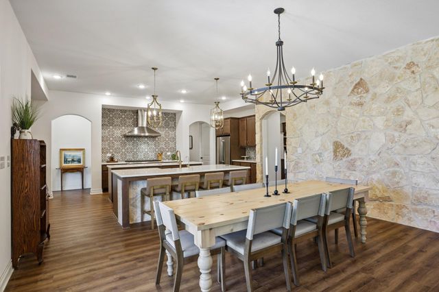 100 W Leaning Madrone DR, Johnson City, TX 78636