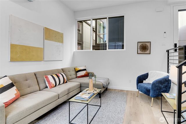 631 W Emerson Street, Seattle, WA 98119