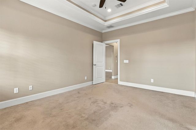 227 Village Dr, Sealy, TX 77474