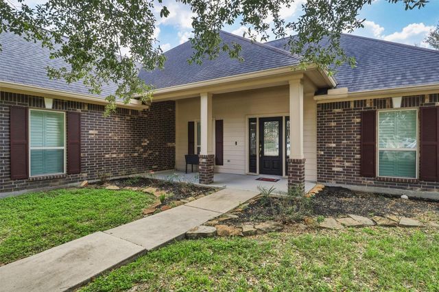 227 Village Dr, Sealy, TX 77474