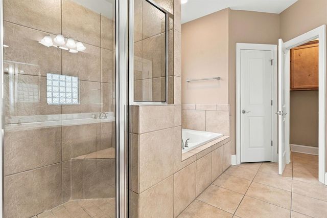 227 Village Dr, Sealy, TX 77474