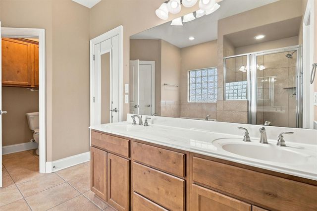 227 Village Dr, Sealy, TX 77474
