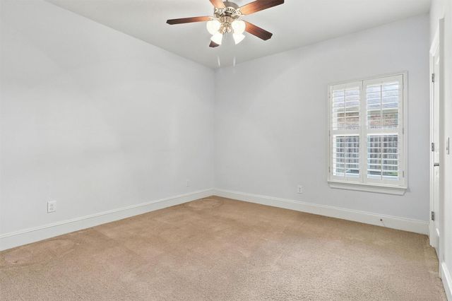 227 Village Dr, Sealy, TX 77474