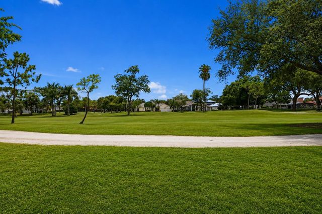 6066 GULFPORT BOULEVARD S, Gulfport, FL 33707