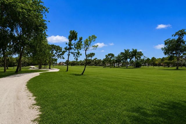 6066 GULFPORT BOULEVARD S, Gulfport, FL 33707