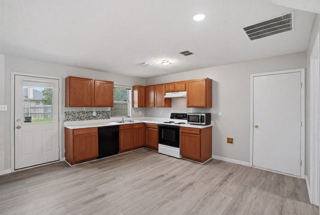 1400 Blazing Star Trail, Burleson, TX 76028