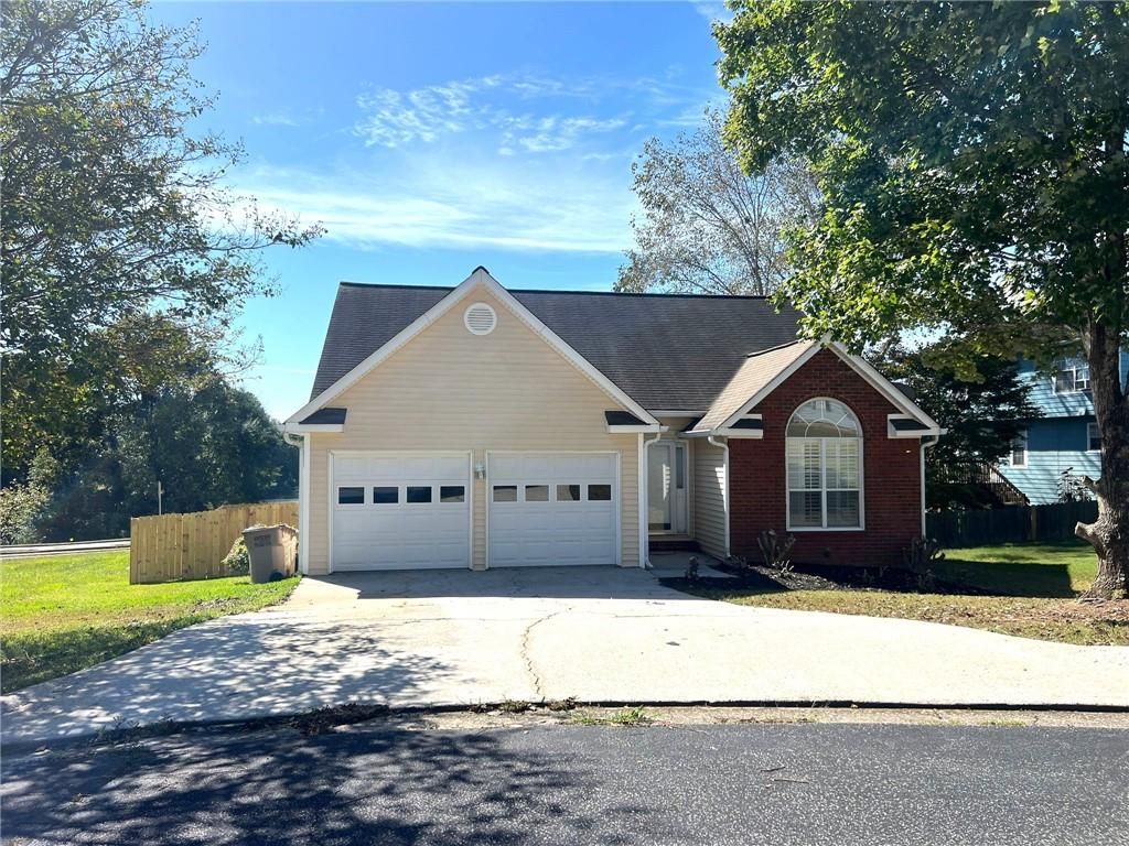 1124 E Briar Gate Court, Riverdale, GA 30296