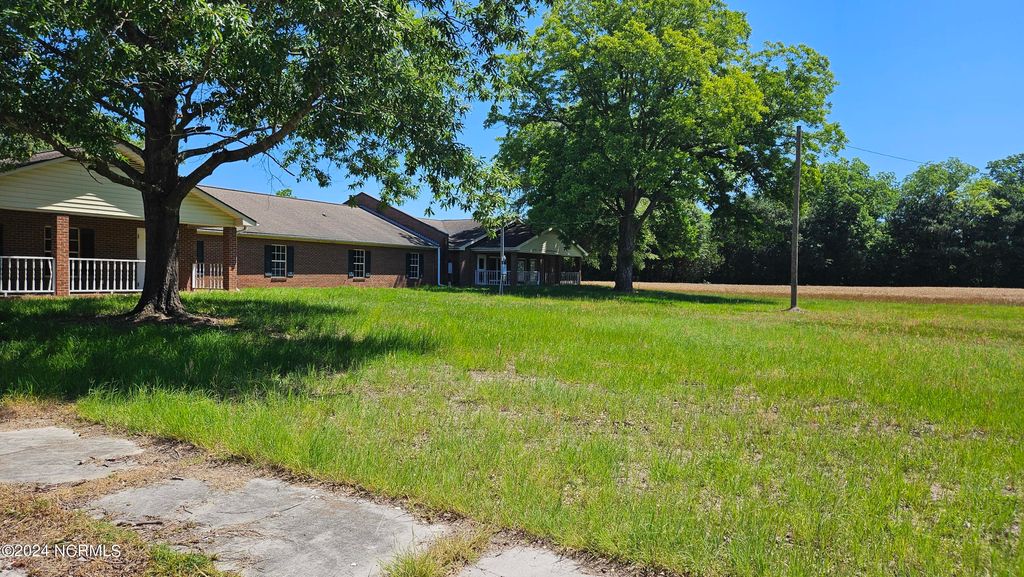 4002 S Nc 41 Highway, Wallace, NC 28466
