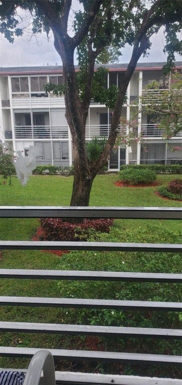 Image 25 of property listing at 405 Fanshaw J 405, Boca Raton, FL 33434