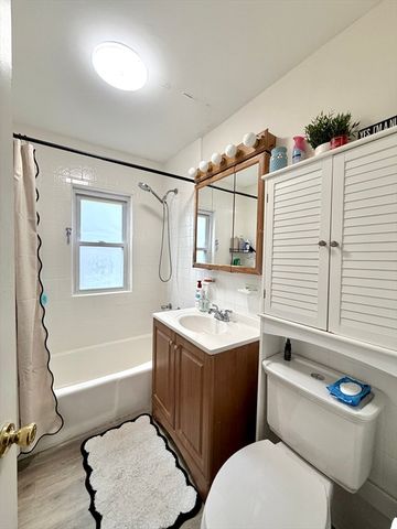 3 Goldsmith Ave 3, Medford, MA 02155