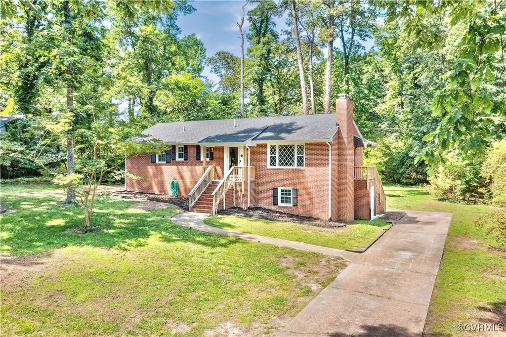112 Webster Rd, Sandston, VA 23150