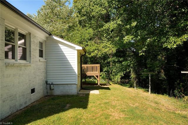 231 Pine Tree Road, Winston-salem, NC 27105