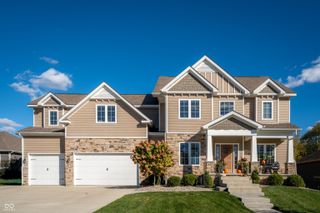 5229 Stonehaven Lane, Columbus, IN 47201