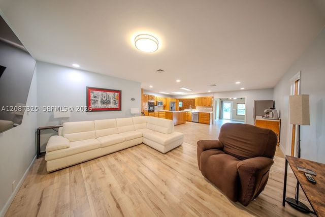4391 SW 77th Ave, Davie, FL 33328