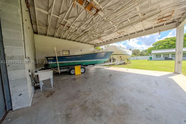 4391 SW 77th Ave, Davie, FL 33328