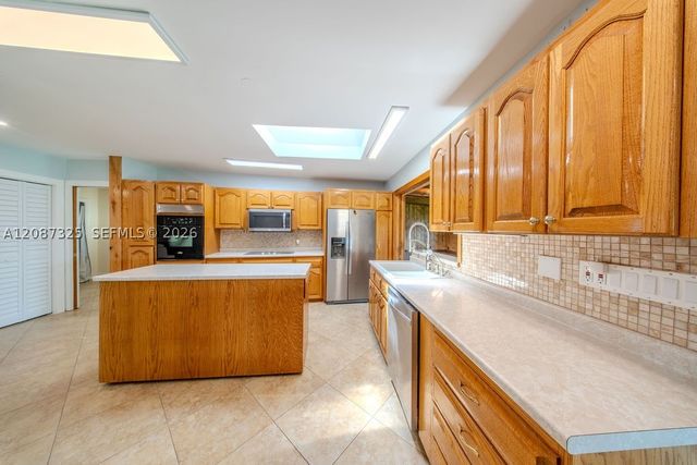 4391 SW 77th Ave, Davie, FL 33328
