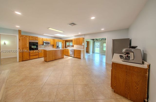 4391 SW 77th Ave, Davie, FL 33328
