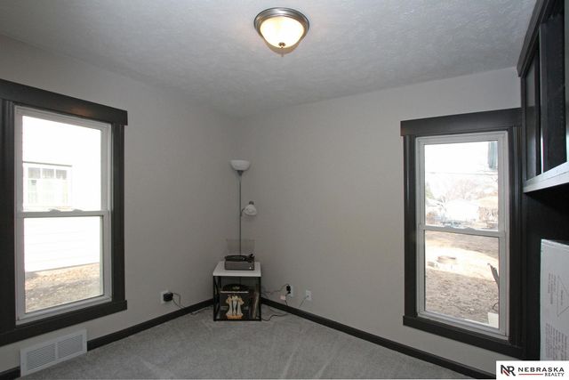 6512 Benton Street, Lincoln, NE 68507