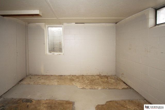 6512 Benton Street, Lincoln, NE 68507