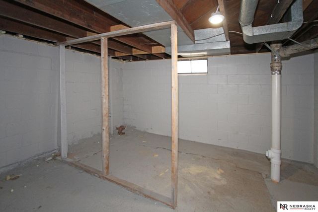 6512 Benton Street, Lincoln, NE 68507