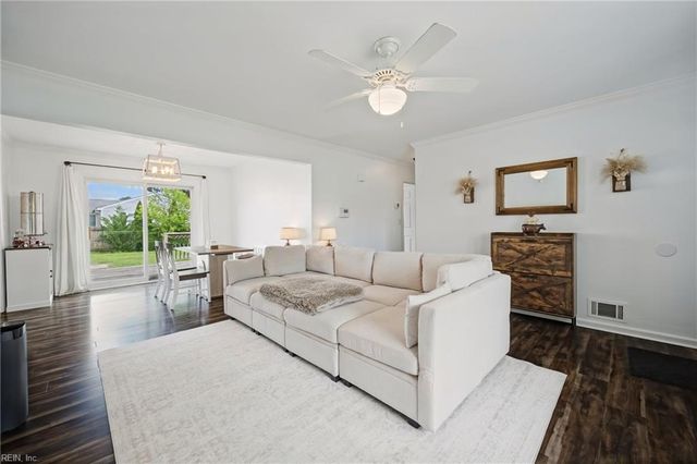 1516 Gardenwood PW, Virginia Beach, VA 23455