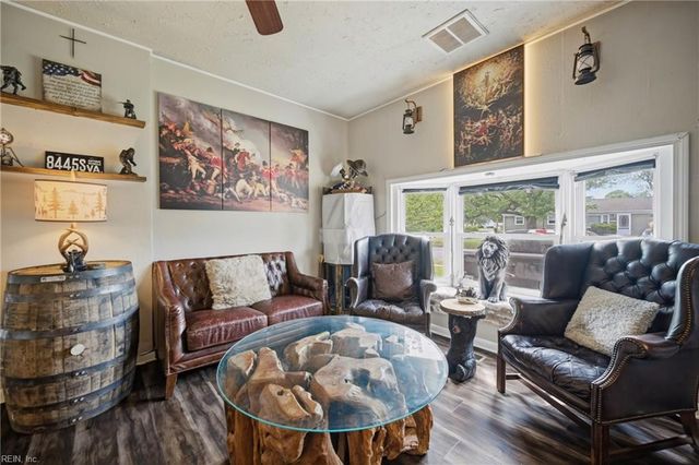 1516 Gardenwood PW, Virginia Beach, VA 23455