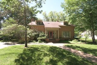 803 N Kalamazoo Street, Paw Paw Vllg, MI 49079