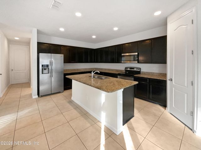 15713 LEXINGTON PARK Boulevard, Jacksonville, FL 32218