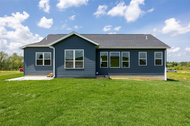 7509 Country Ridge Drive NW, Cedar Rapids, IA 52405