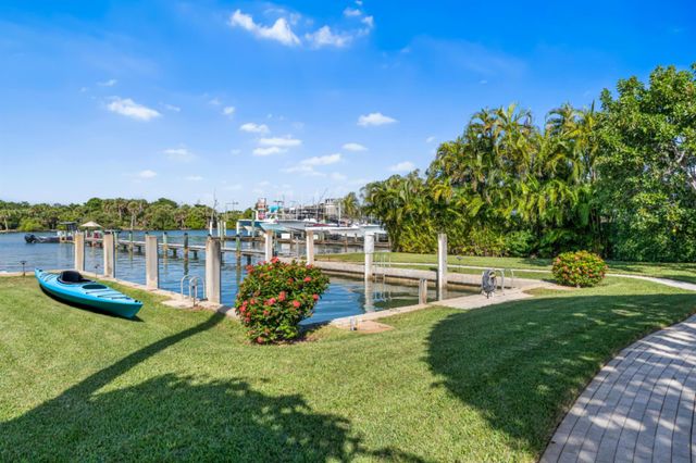 107 Lighthouse Drive, Jupiter Inlet Colony, FL 33469