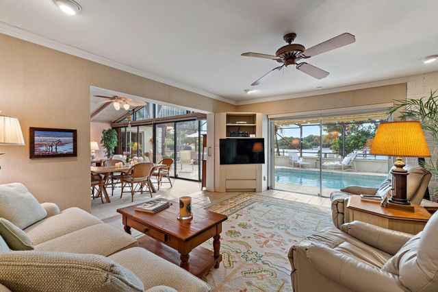 107 Lighthouse Drive, Jupiter Inlet Colony, FL 33469