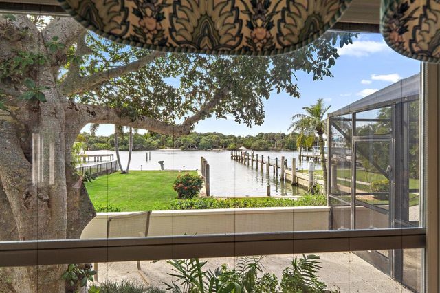 107 Lighthouse Drive, Jupiter Inlet Colony, FL 33469