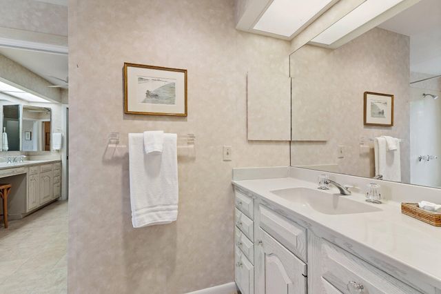 107 Lighthouse Drive, Jupiter Inlet Colony, FL 33469