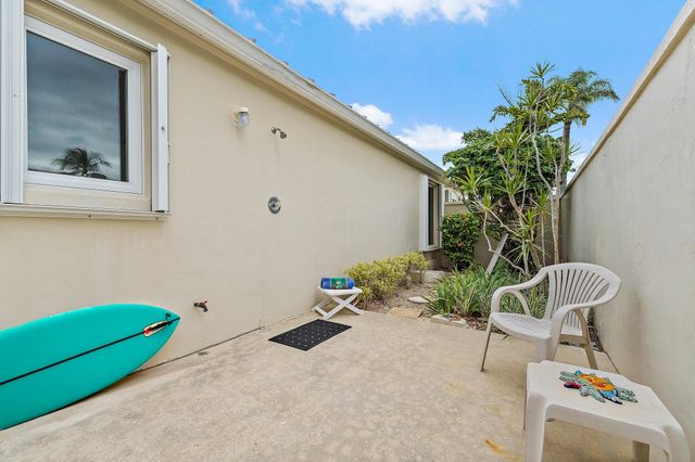 107 Lighthouse Drive, Jupiter Inlet Colony, FL 33469