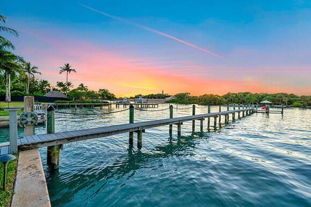 107 Lighthouse Drive, Jupiter Inlet Colony, FL 33469